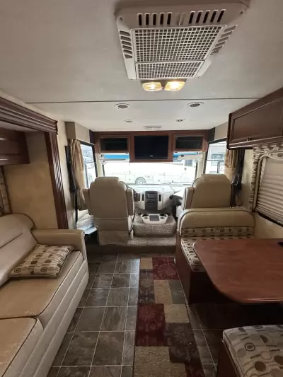 Consignment 2013 Thor Motor Coach Windsport 33G — photo 9