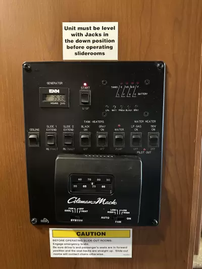Consignment 2013 Thor Motor Coach Windsport 33G — photo 21