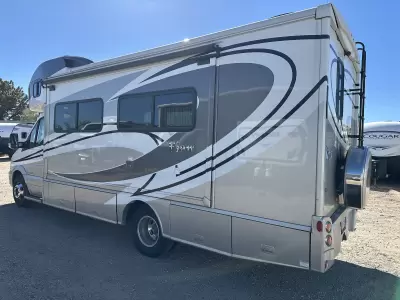 Used 2015 Winnebago View 24M — photo 5