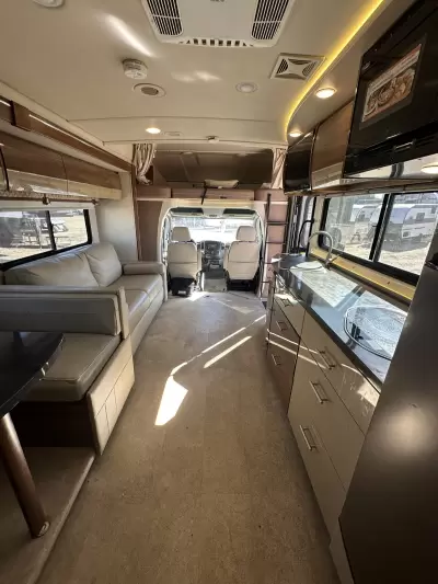 Used 2015 Winnebago View 24M — photo 15