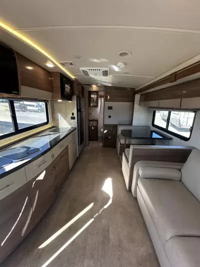 Used 2015 Winnebago View 24M — photo 9