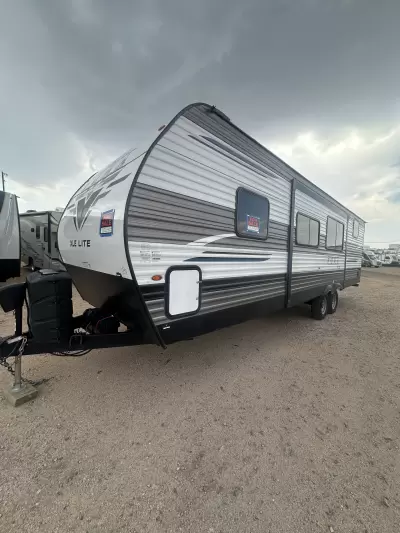 Consignment 2022 Palomino Puma XLE Lite 30DBSC — photo 5