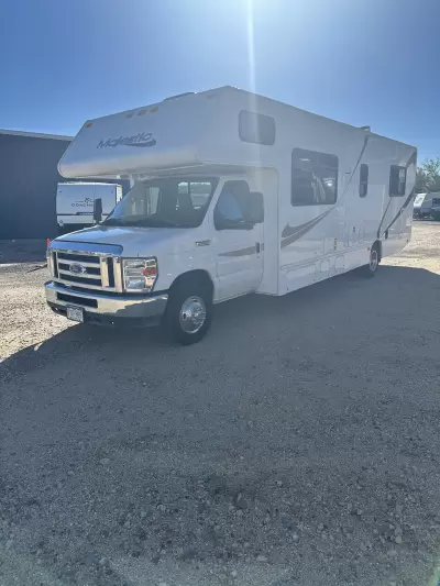 Consignment 2019 Thor Motor Coach Majestic 28A — photo 8