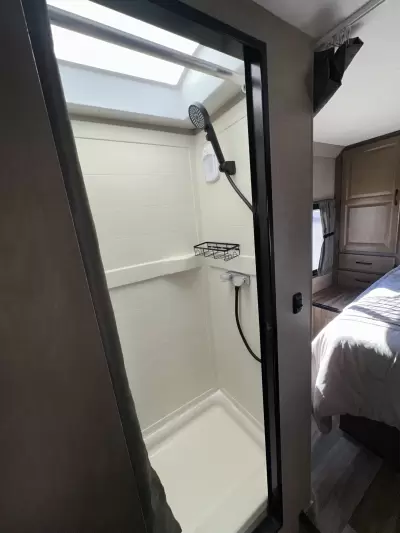 Consignment 2019 Thor Motor Coach Majestic 28A — photo 9