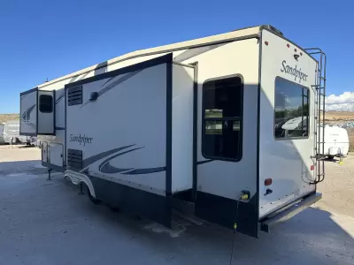 Consignment 2020 Forest River Sandpiper 321RL — photo 5