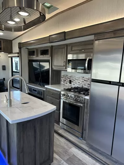 Consignment 2020 Forest River Sandpiper 321RL — photo 14