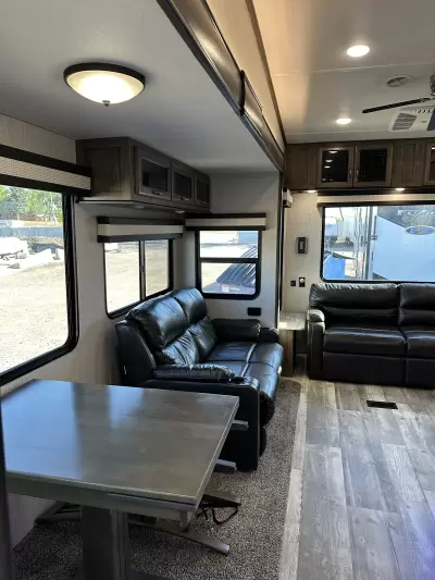 Consignment 2020 Forest River Sandpiper 321RL — photo 19