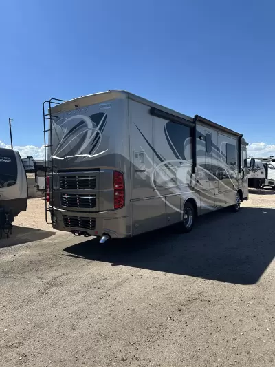 Consignment 2019 Newmar Ventana LE 3426 — photo 2