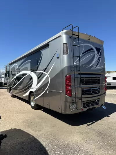 Consignment 2019 Newmar Ventana LE 3426 — photo 6