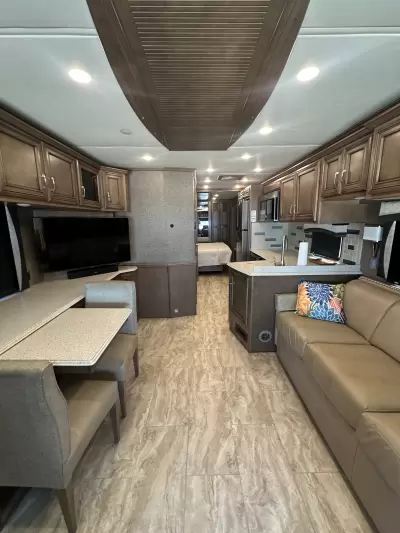 Consignment 2019 Newmar Ventana LE 3426 — photo 15